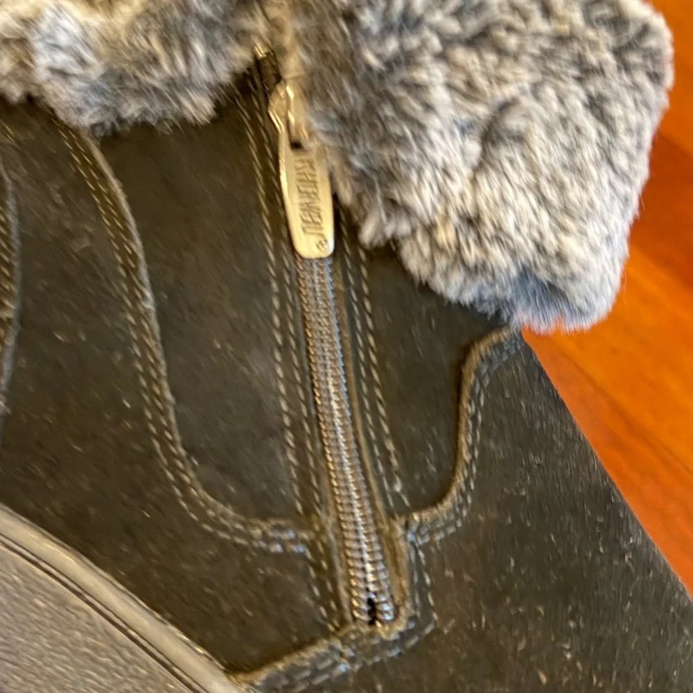 Khombu Women's Jessica Black Suede All Weather Ankle Boots, Size 8 - Picture 12 of 14